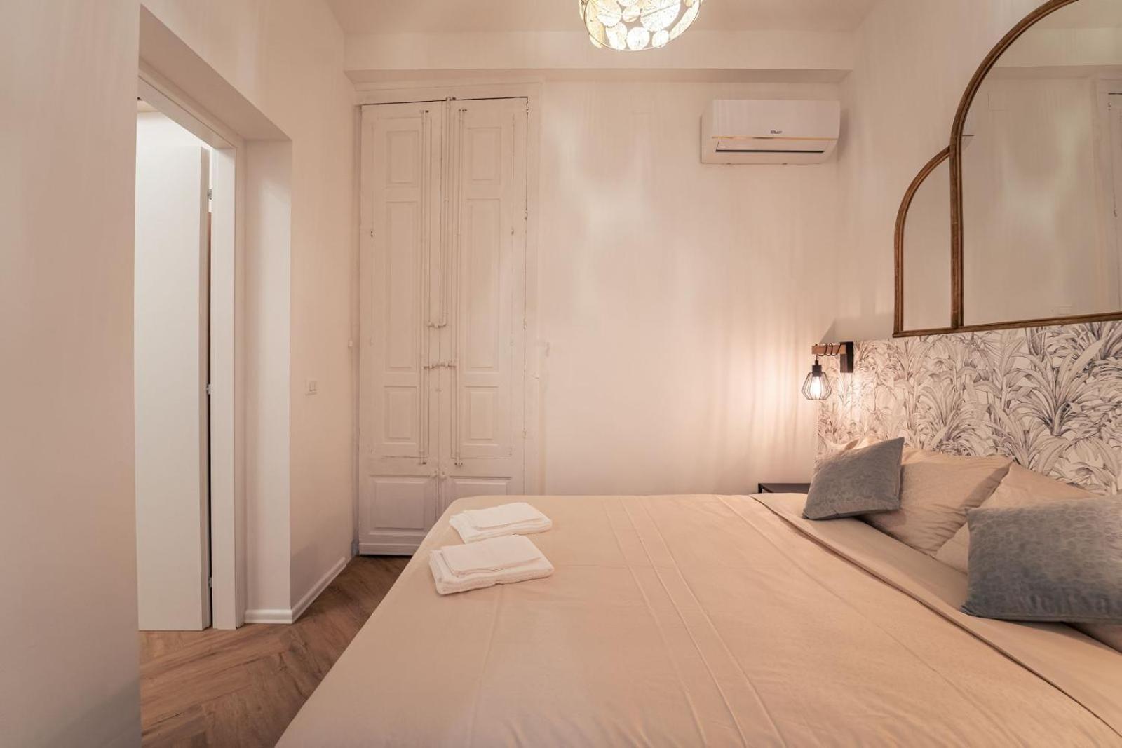 Elegant Design Apartment In Historical City Center CTA Eksteriør billede